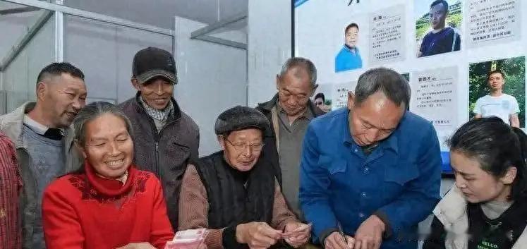中央公布养老金调整文件，两类人影响大

养老金年度调整大方向明确，依旧采用定额、