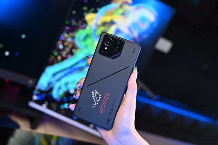 ROG手机真的没了~~~在华硕年末联欢晚会上，华硕集团董事长施崇棠表示，华硕Ze