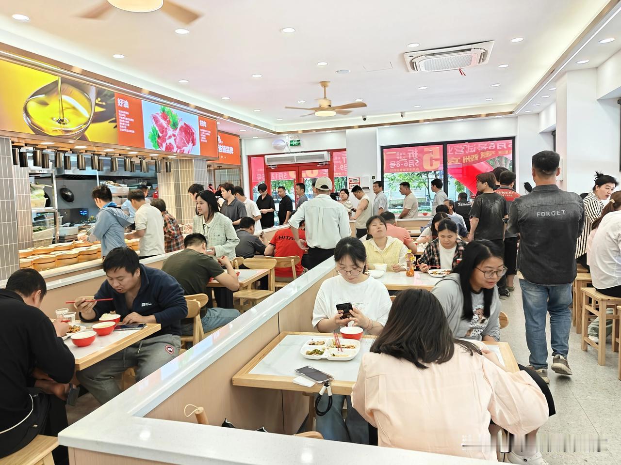 餐饮选址“避坑”指南，这3个技巧让你少走弯路
 
餐饮老板们注意了！选址不对，努