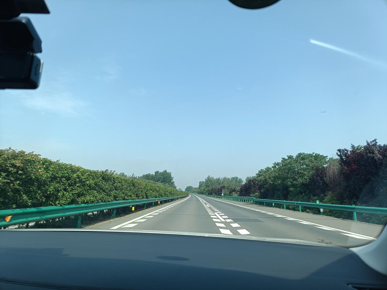 车马劳顿挤占了休息时间，舟车劳顿的辛劳，都是为了妥善办好当事人托付的案件。