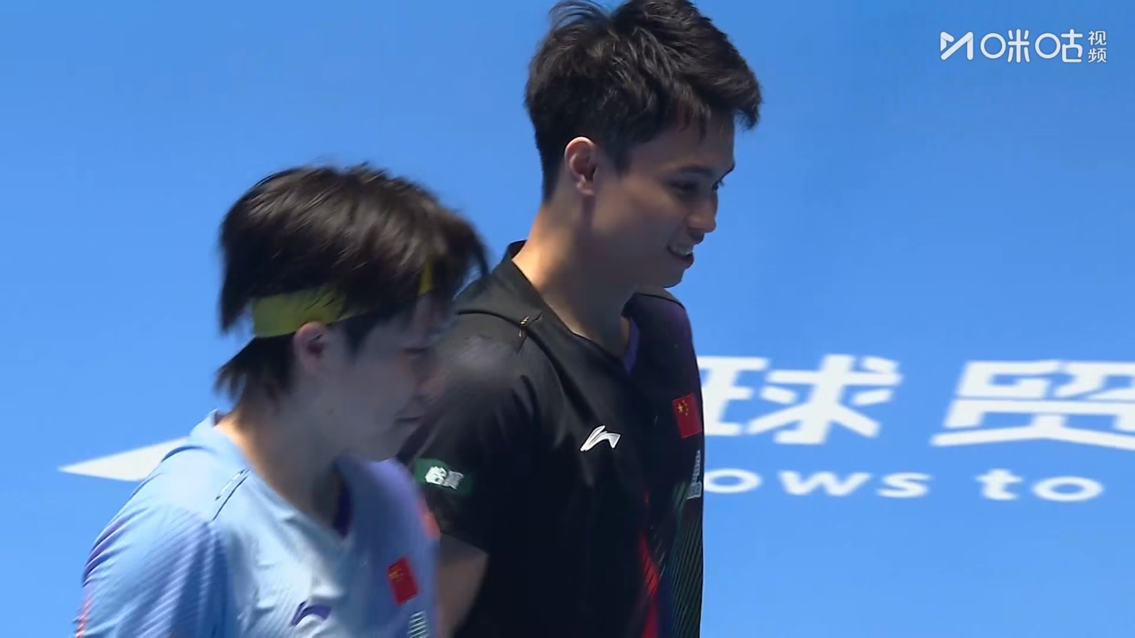 王楚钦4比2周启豪(7-11，11-4，11-8，7-11，11-6，11-6)