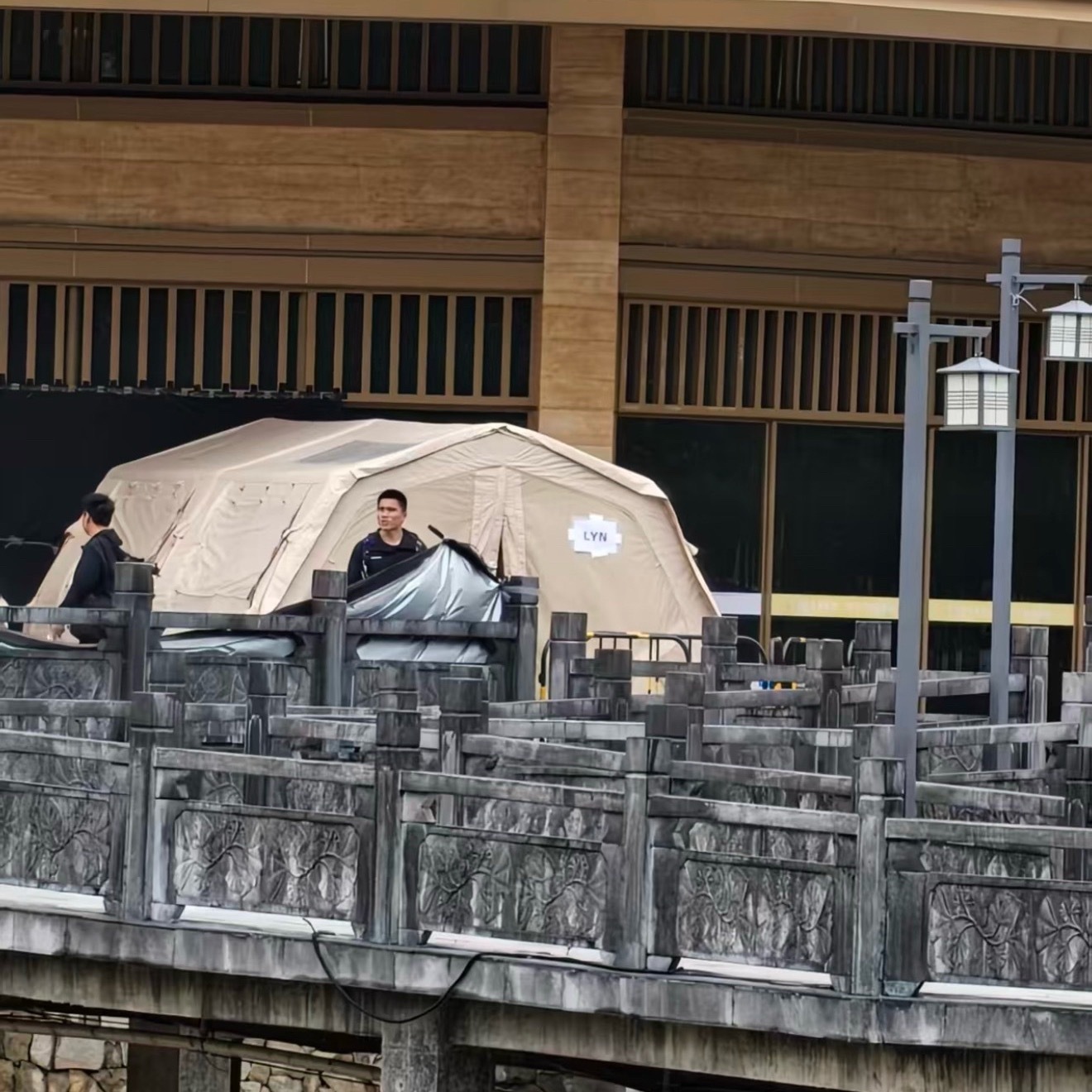 棚友们，这下真是大棚了拍摄顺利，不要下雨啦！！刘宇宁开始推理吧 ﻿  | 刘宇宁