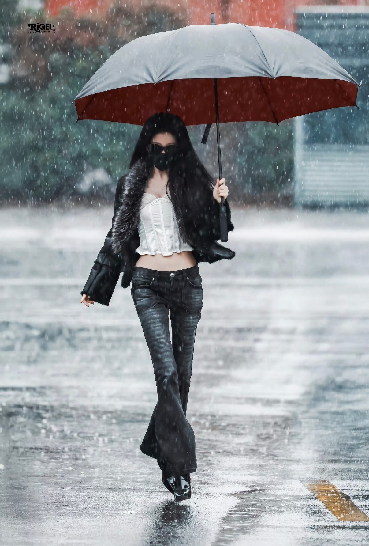 虞书欣雨天必出神图…你们就品吧…虞书欣雨天必出神图 ​​​