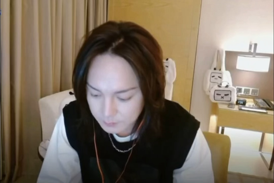 当我被人故意找茬be like：尹正 我丑你还来看