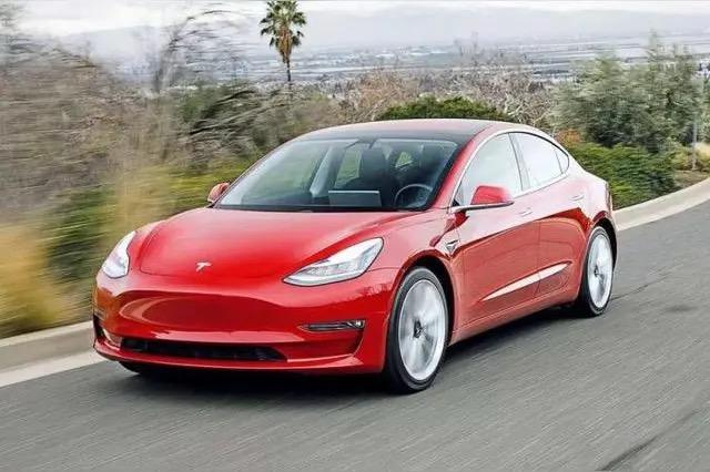 平心而论，特斯拉究竟好不好？

我现实中认识的几个朋友，年龄在22-35岁之间，