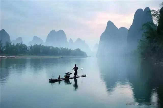 #凡间诗话# 七律｜梦渔樵
水元净朗萍添绿，山本无忧雪白头。
净朗无忧应是我，風