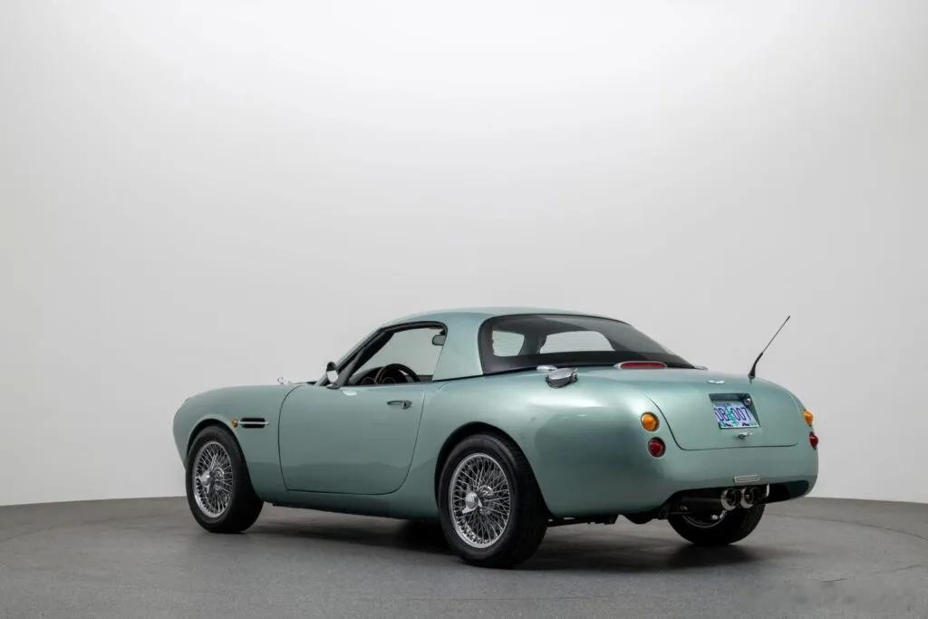 【一种bee车改装】下面这台是改装成阿斯顿马丁DB5风格的2007款马自达MX-