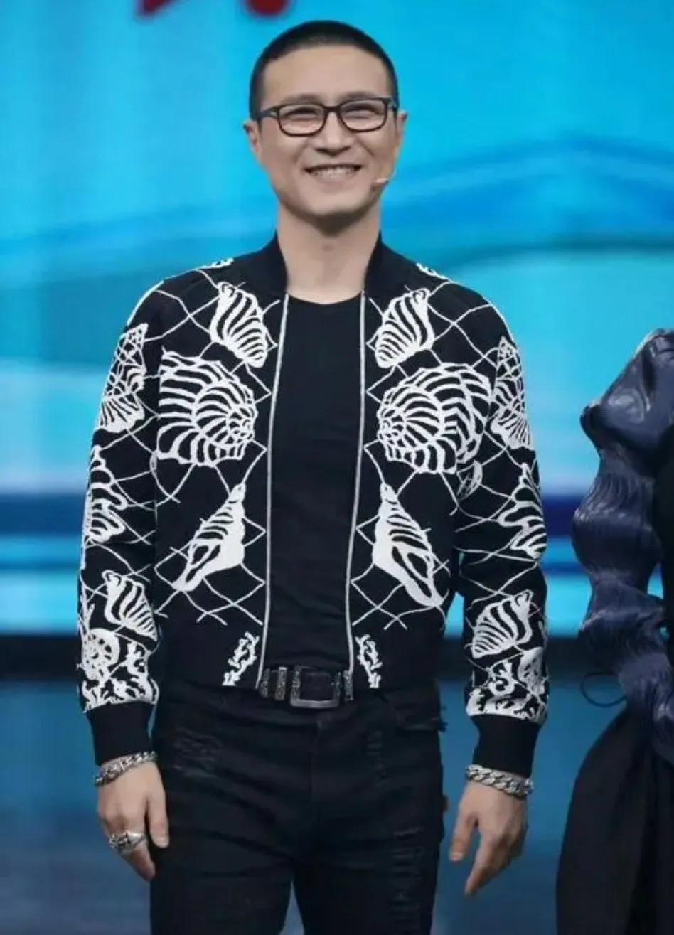 汪峰说森林北，乐观正直善良。
森林北说汪峰刚正不阿，纯粹质朴。汪峰在追求自己幸福