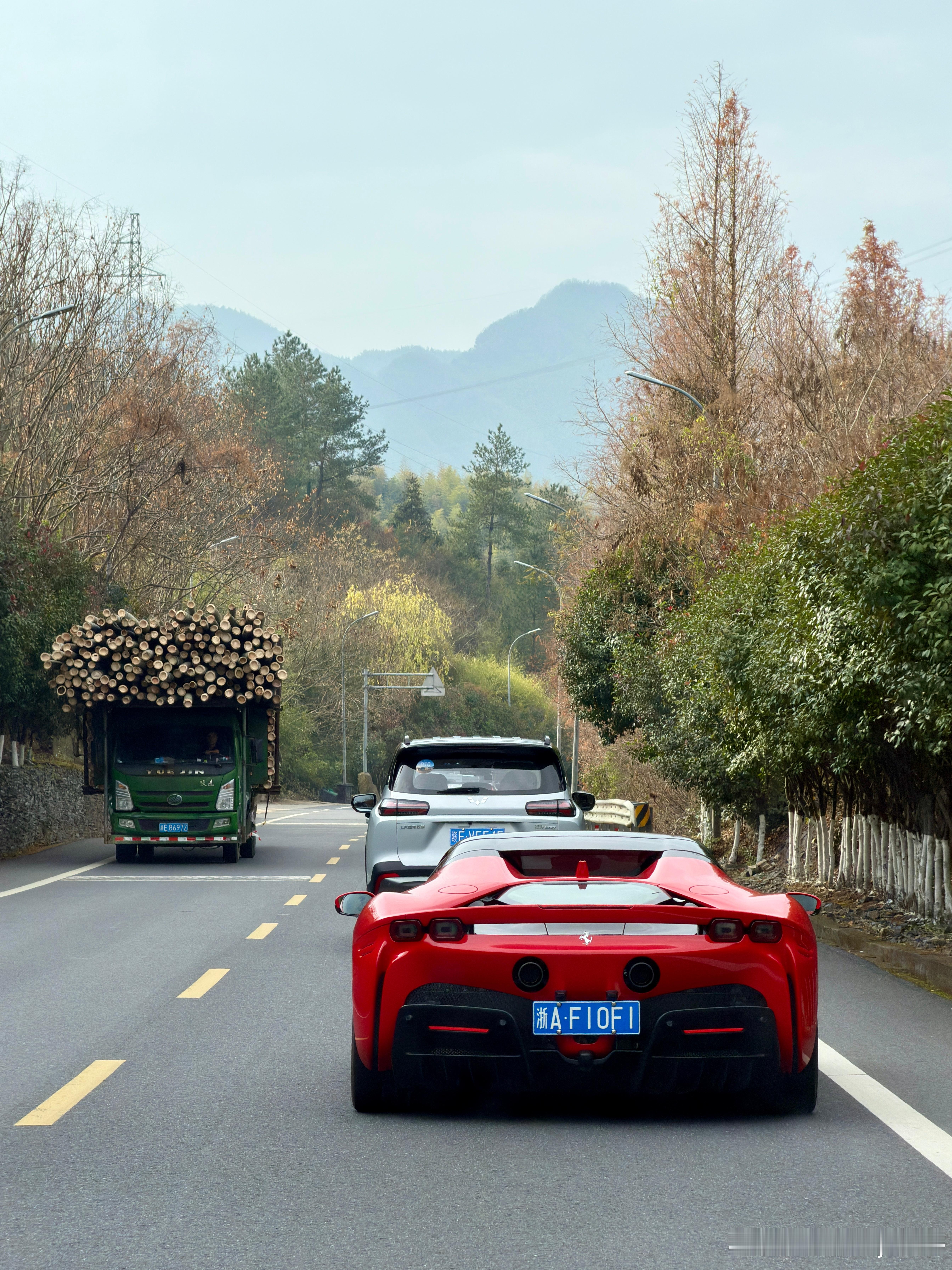 今天来天荒坪跑山，这个插混真挺好开的！ 