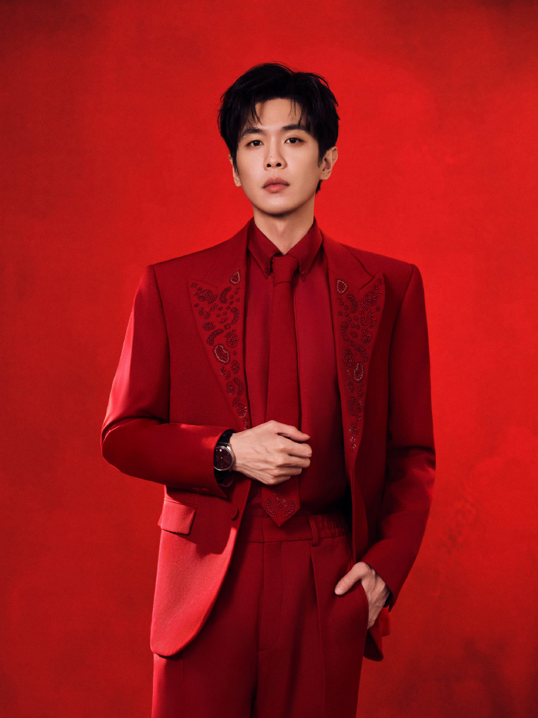 张若昀打响指这一下义乌分会场《世界义乌中国年》高光时刻！我不行了！！张若昀打响指