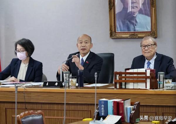 韩国瑜今天很生气
今天下午，韩国瑜在立院开协商会议时，蓝营总召傅崐萁再度缺席，又