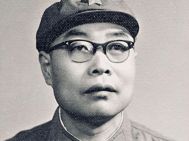 一个师长，在朝鲜坑道里被活埋了整整38个小时。
上面连牺牲报告都写好了，追悼会的