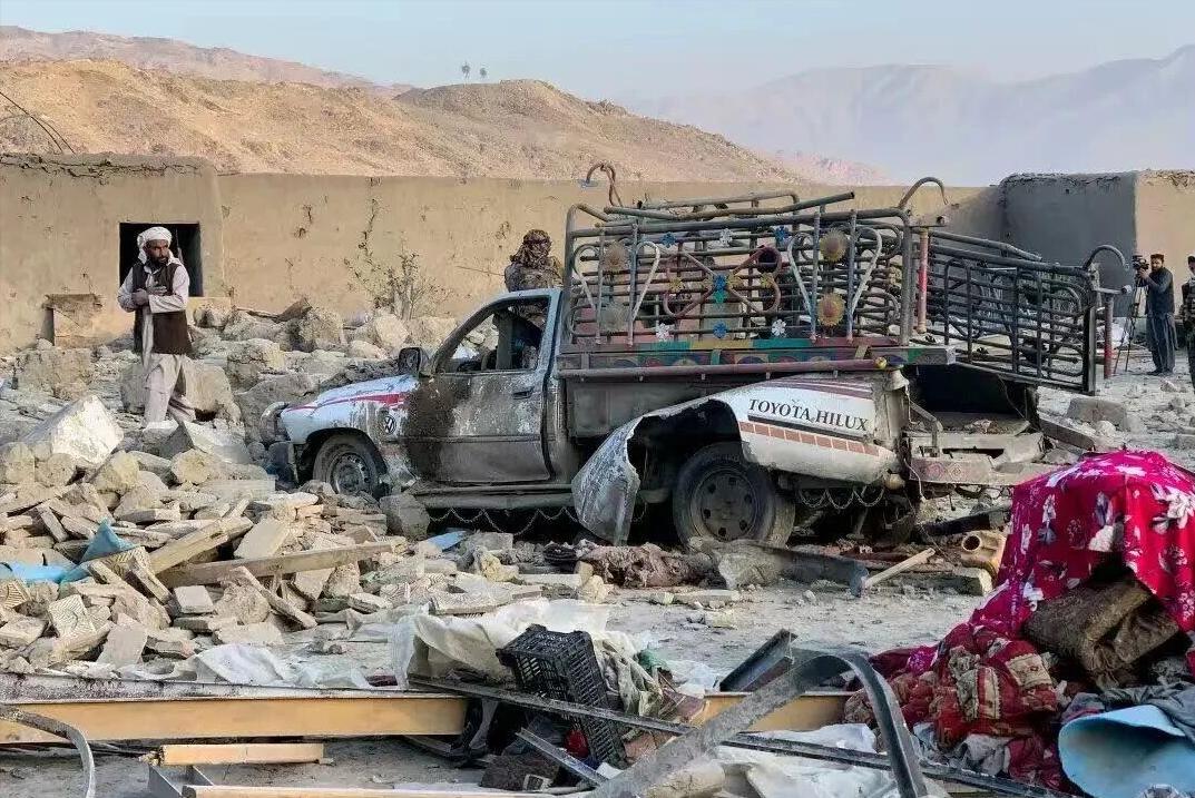 死伤惨重！我们两个邻国激烈交火，数百人死伤，几十辆坦克、装甲车等被摧毁！

新华