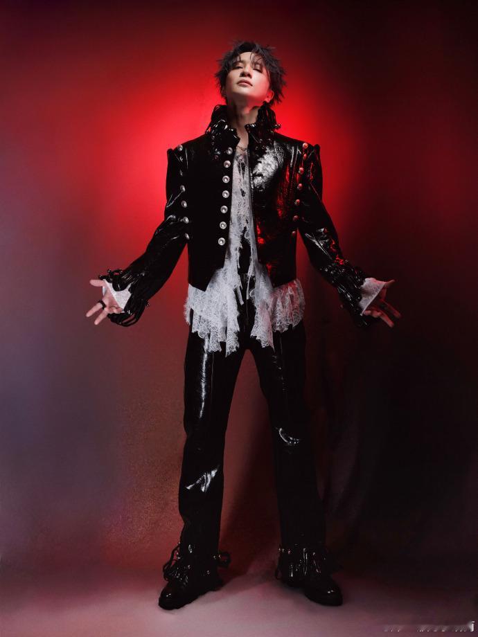 薛之谦给我留一张票看看你舞台有多大 刷到舞台预告直接沦陷，5000平超大空间+炸