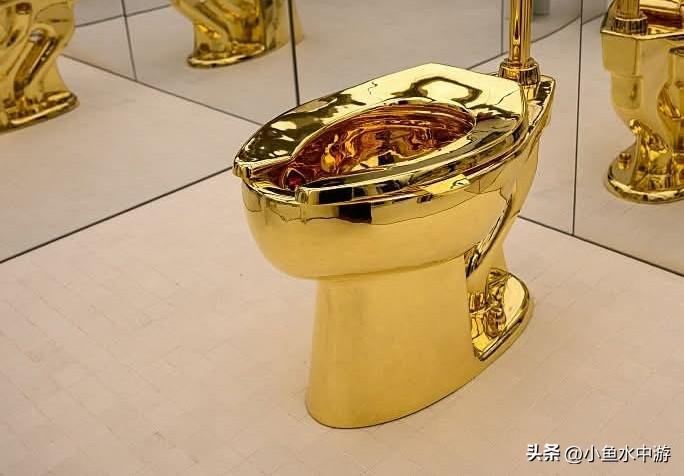 全黄金马桶拍卖出1211万的价格！[泣不成声]
美国时间11月18日，一个全18
