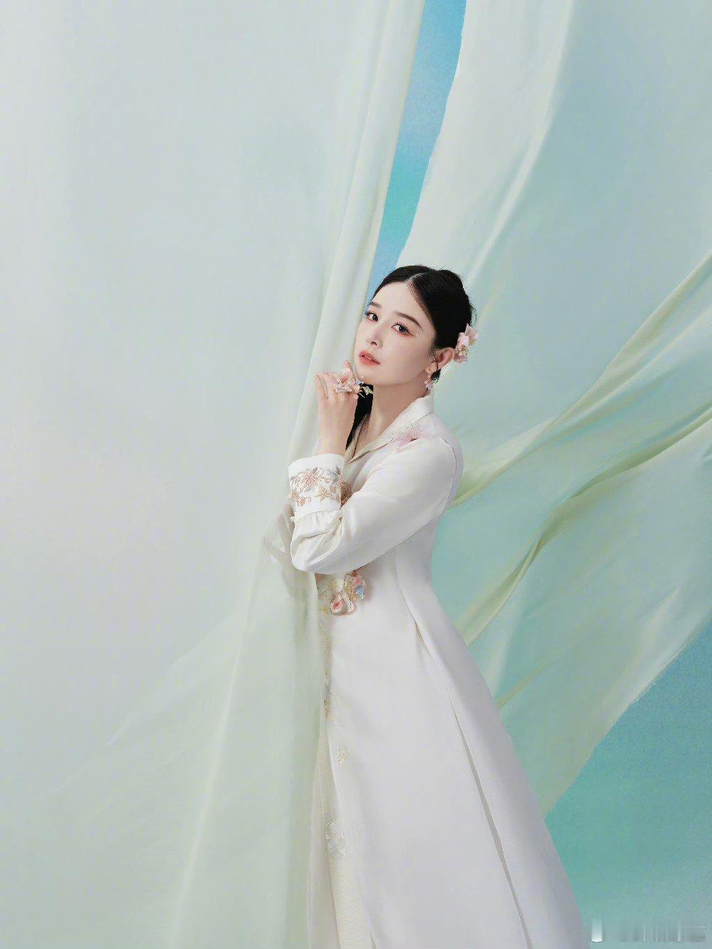 阚清子腰伤复发 阚清子腰伤复发仍在继续训练，很坚强了 