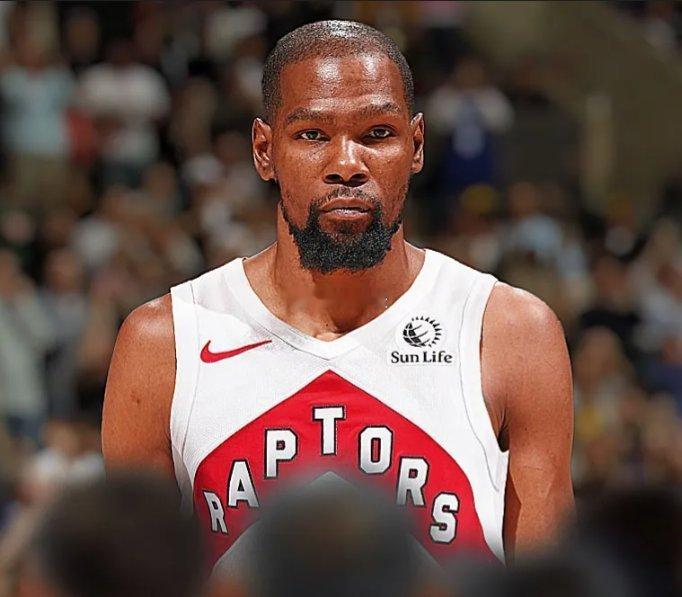在扎克·洛维的节目中讨论完NBA总决赛第四场比赛后，这位同名主持人与比尔·西蒙斯