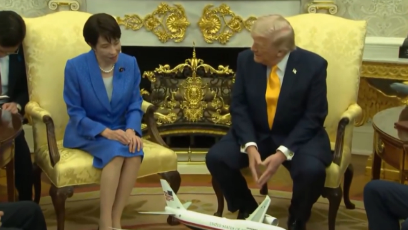 【#高市英语磕磕绊绊特朗普说这有优秀口译# 】据日本时事通讯社报道，日本首相高市