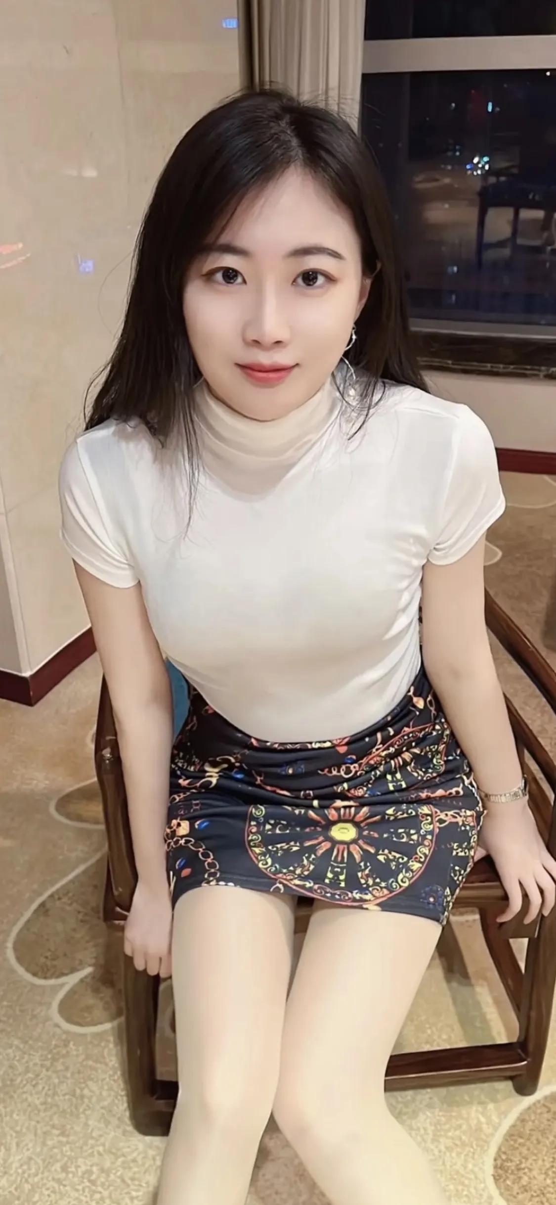 好多人代替了好多人，好多人也忘记了好多人，好多人有好多遗憾，好多人是好多人的遗憾