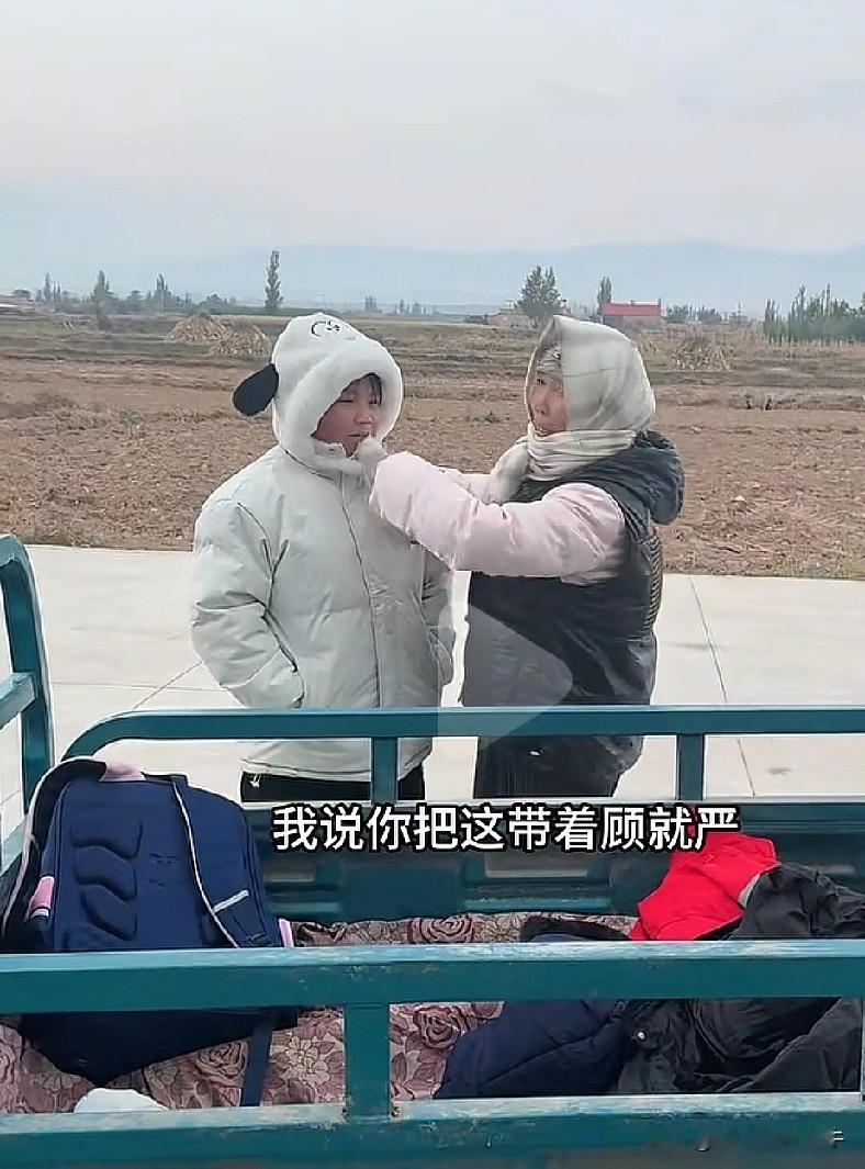 朴实无华的阿蛋嫂，真的是特别不容易，6个孩子养大确实不易，那些说蛋嫂扫兴的人看看