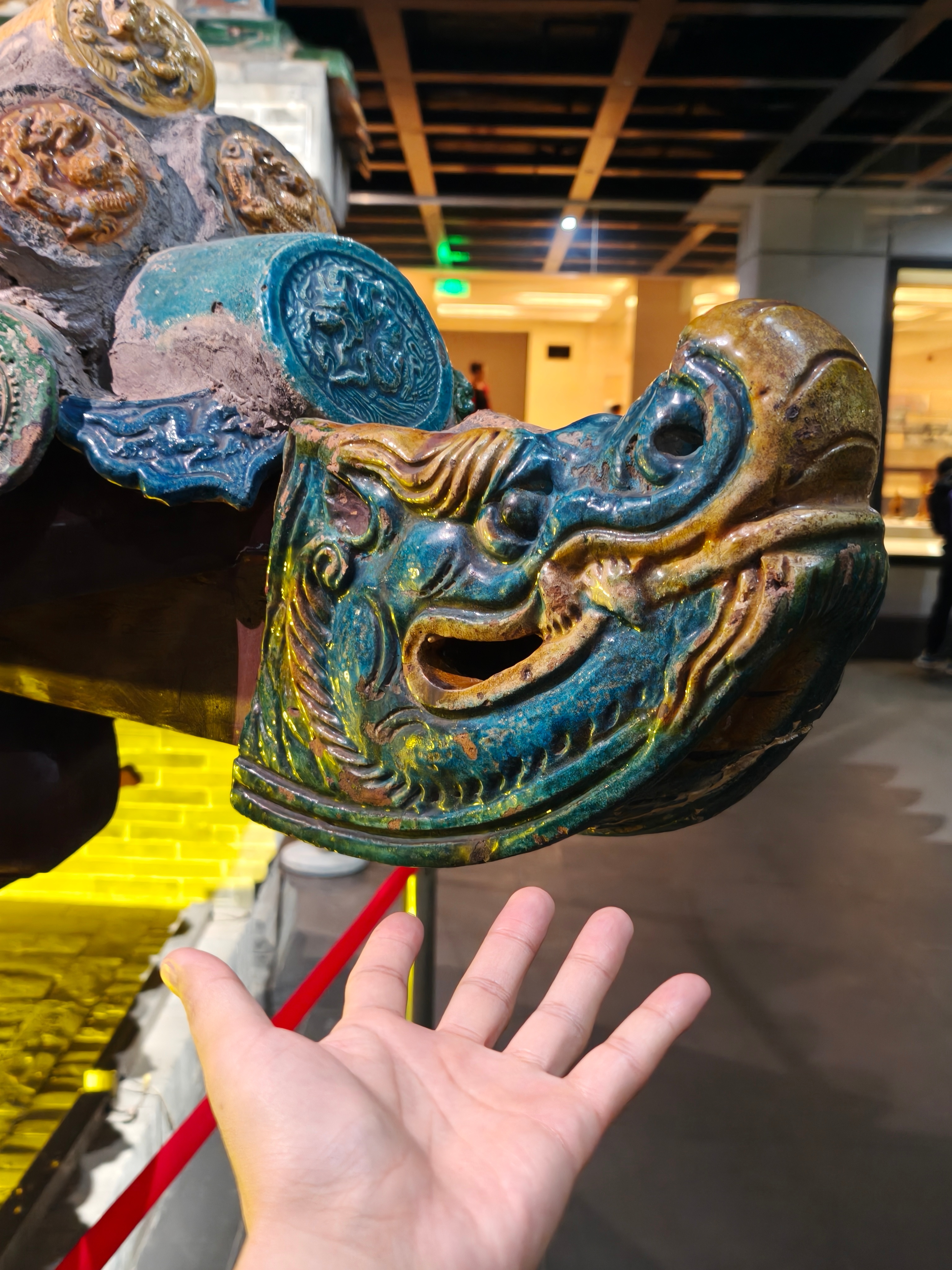 假装摸一下介休博物馆负一层的琉璃陈列不错，应该是该馆的精华部分 ​​​