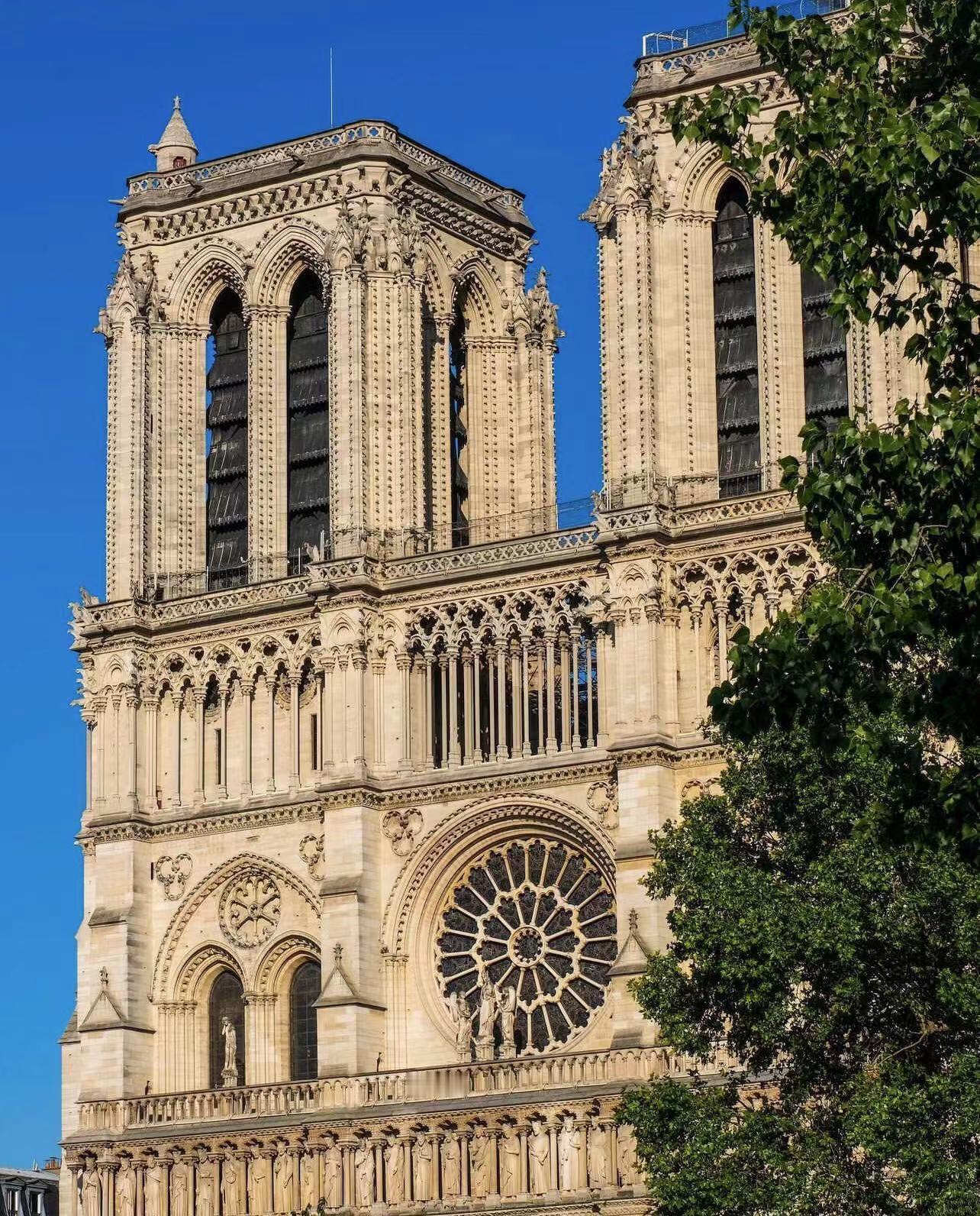 建筑之美｜巴黎圣母院！住在小时候记忆里的世界名著你会不会觉得这个世界很恍惚小时候