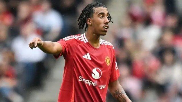 动作更快，可谓是狠、豪、快，这让曼联的球迷沸腾了！而约罗代表曼联在热身赛的首秀就