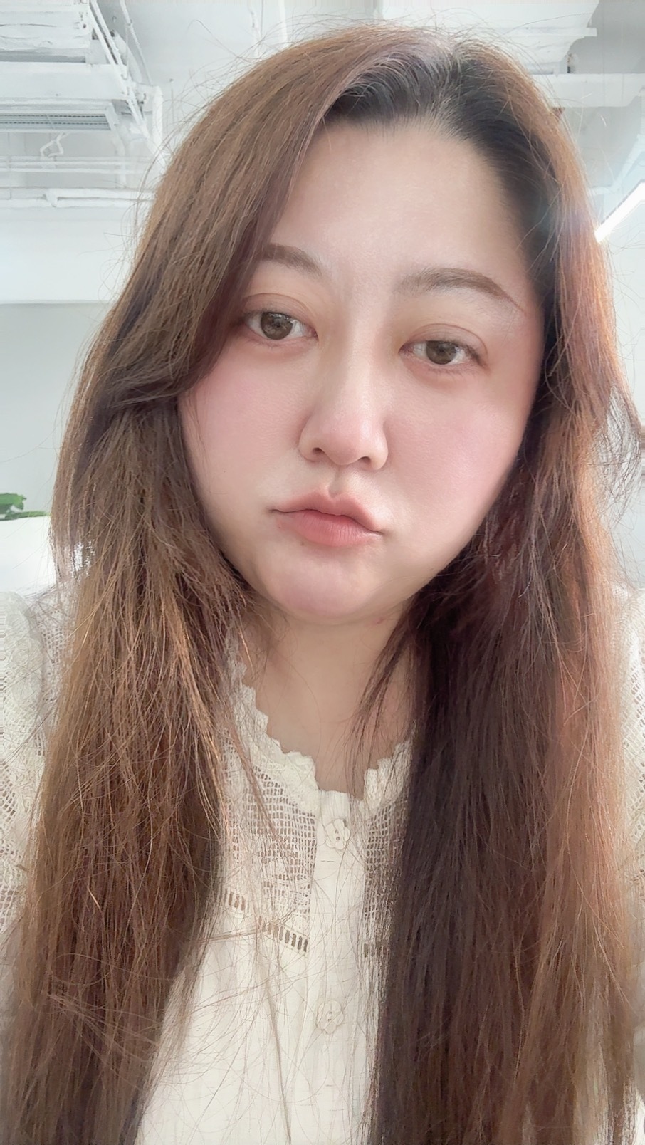 小鹿记  xz 陪肖战走花路 咱没做过医美，百分百纯天然努力减肥中❤️ 