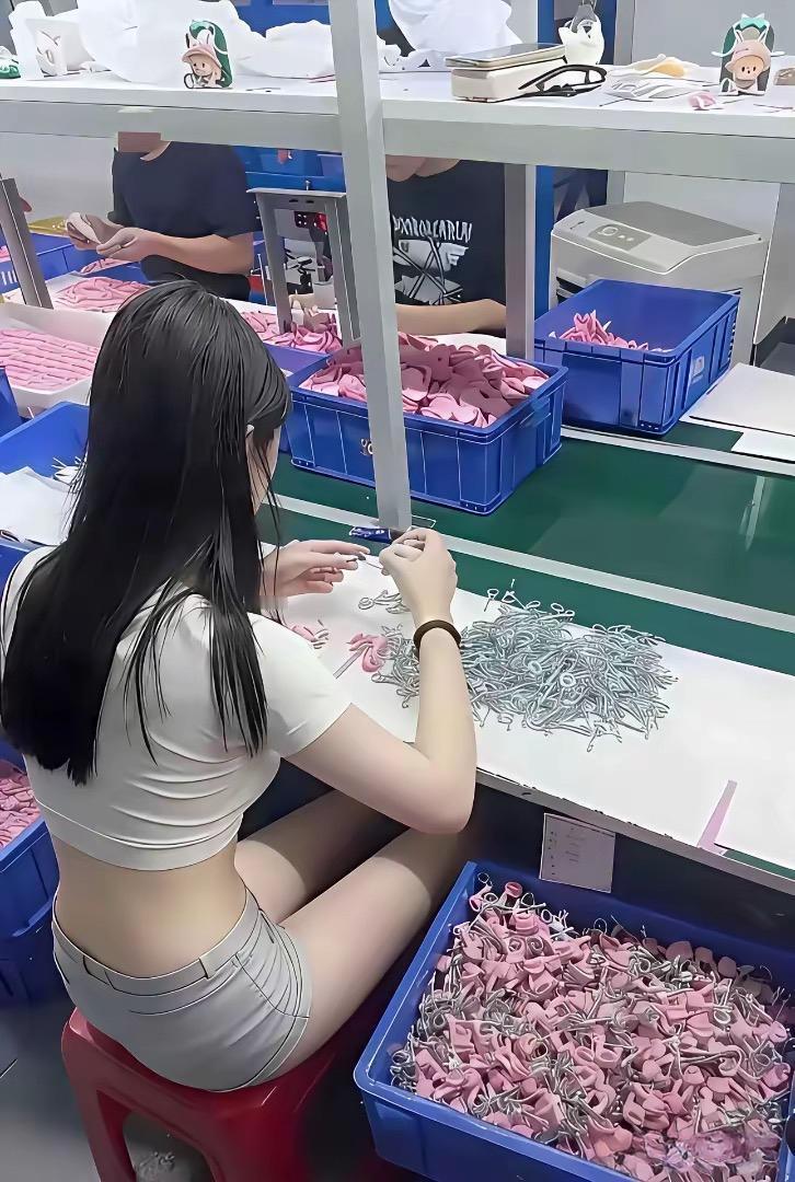 我想问一下，这样的工厂一个月能多多少工资？