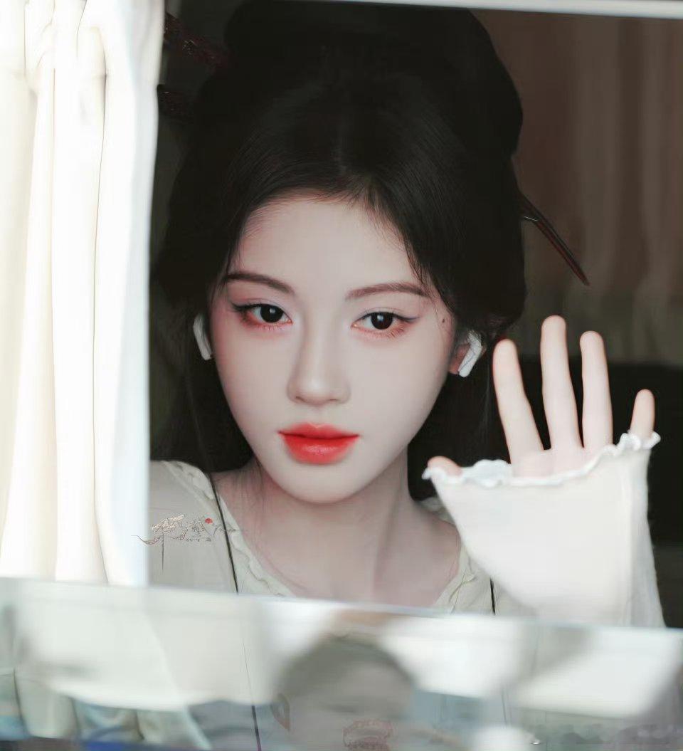 怎么会有如此可爱的小阿黛啊 这个痣真的神来之笔好美好魅 ​​​