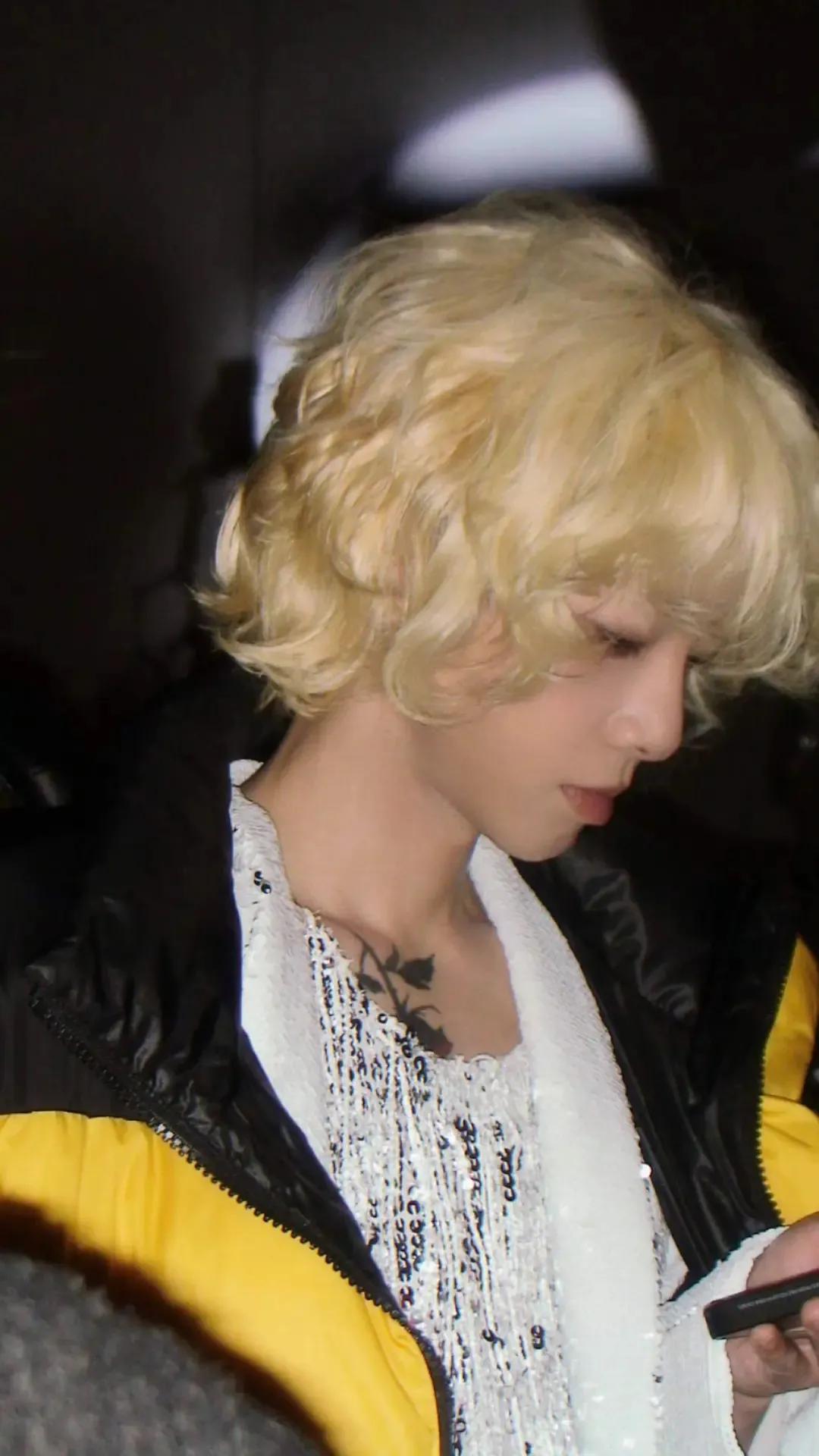 认不出来了   华晨宇更新近照，精致得如洋娃娃一样，粉丝纷纷表示沦陷，期待更多类