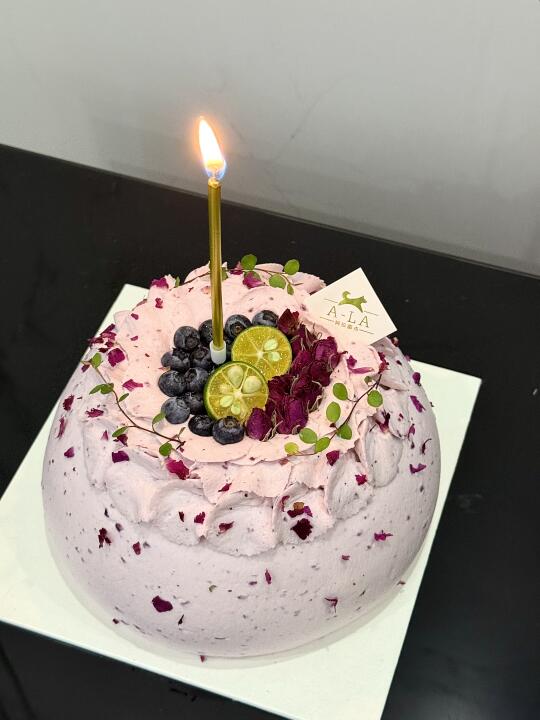 在成都！超好吃的芋泥蓝莓蛋糕🍰