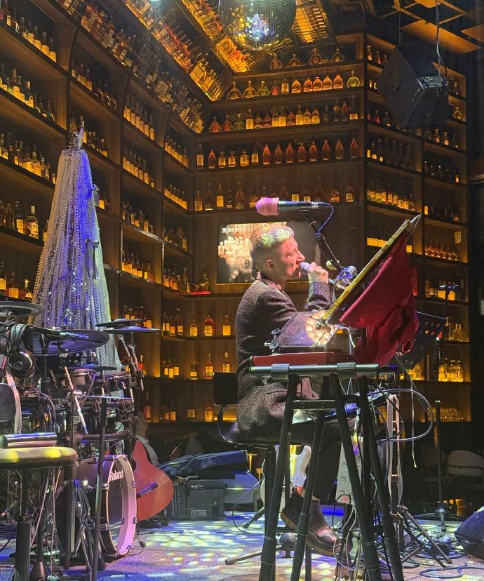 2026.3.7-8
~~歪果帅锅主唱对你比了一个剪刀手 ︎︎' ֊'
𝟹𝟾