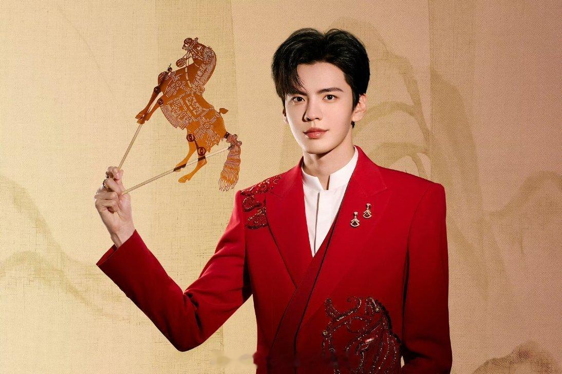 毕雯珺 春晚出图！真的是公子如玉，红衣锦绣！看了好几个央视春晚的预告，毕雯珺🔥