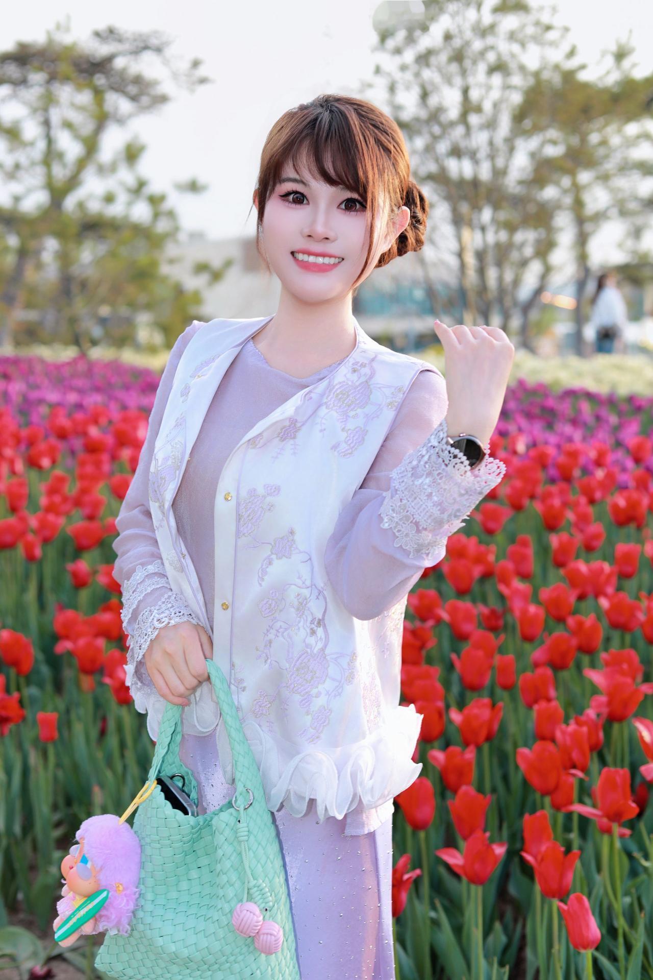 太原人像摄影约拍跟拍郁金香花海 花海里的白月光穿搭 初夏穿搭 晋阳湖郁金香人像原