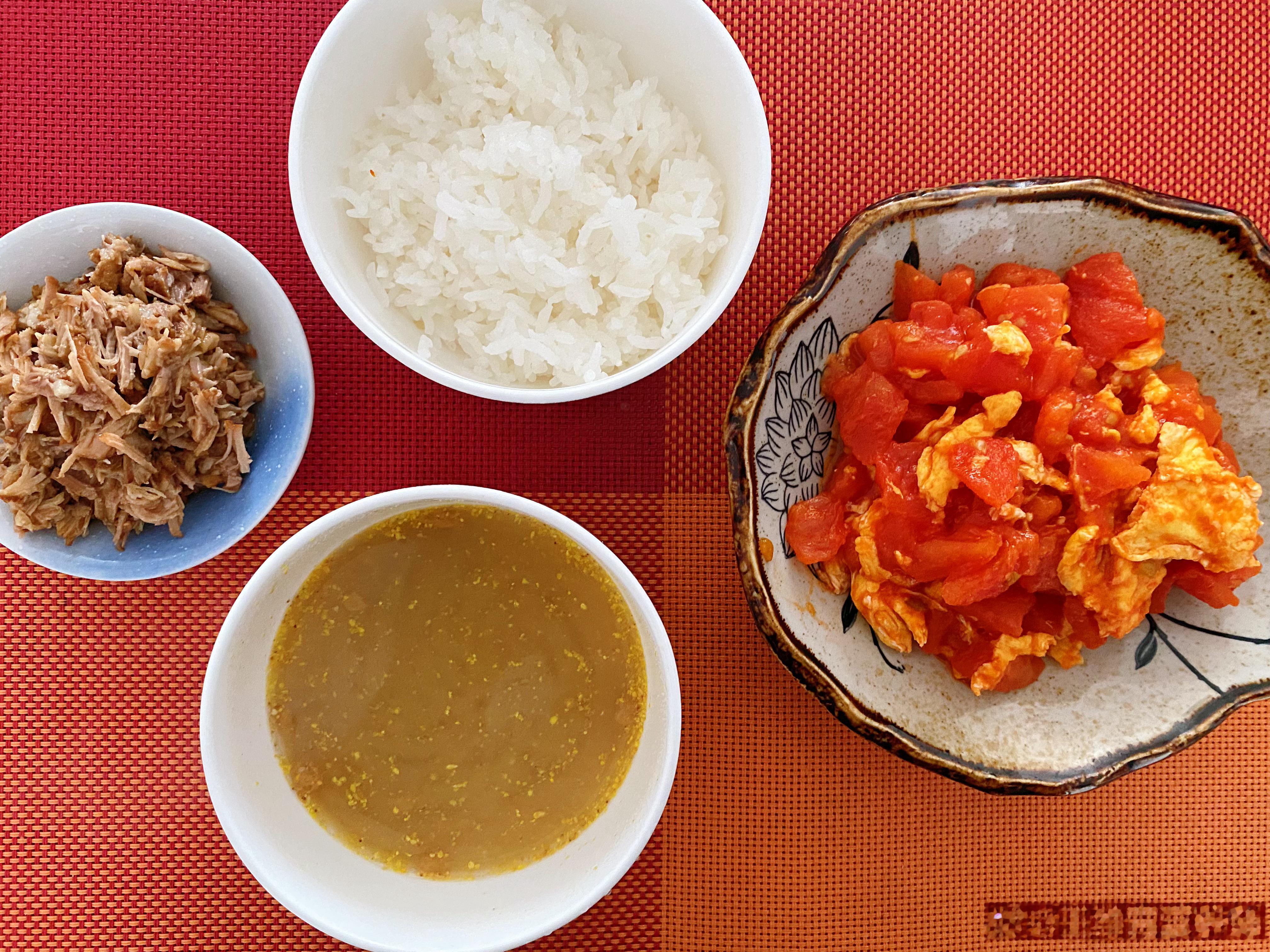 早餐哥  9月22日早餐番茄炒蛋，米饭，拌饭肉沫，八珍粉伟大的成就，很少依靠单一