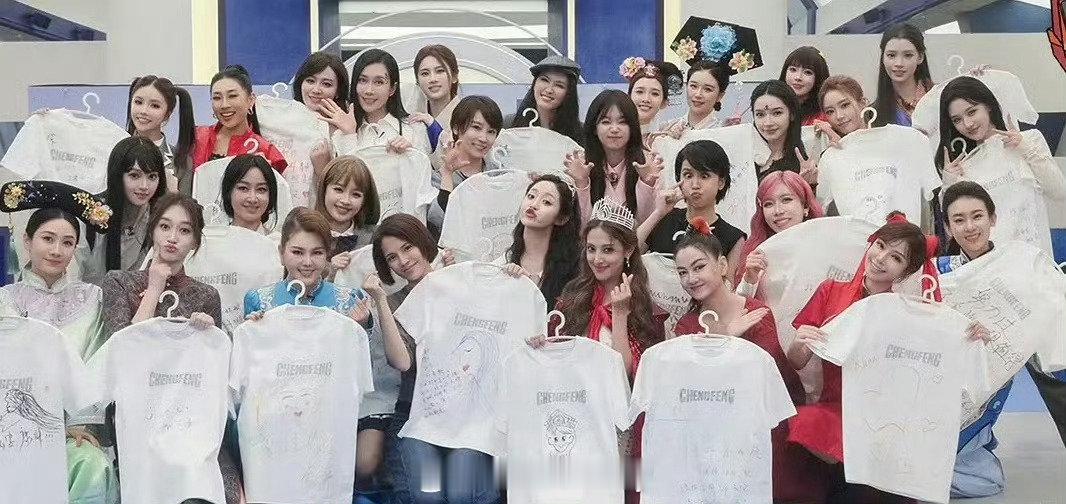 浪姐7最后一次小考乘风2026临时调整的曲目编排，队伍快速适应磨合顺利完成了整场