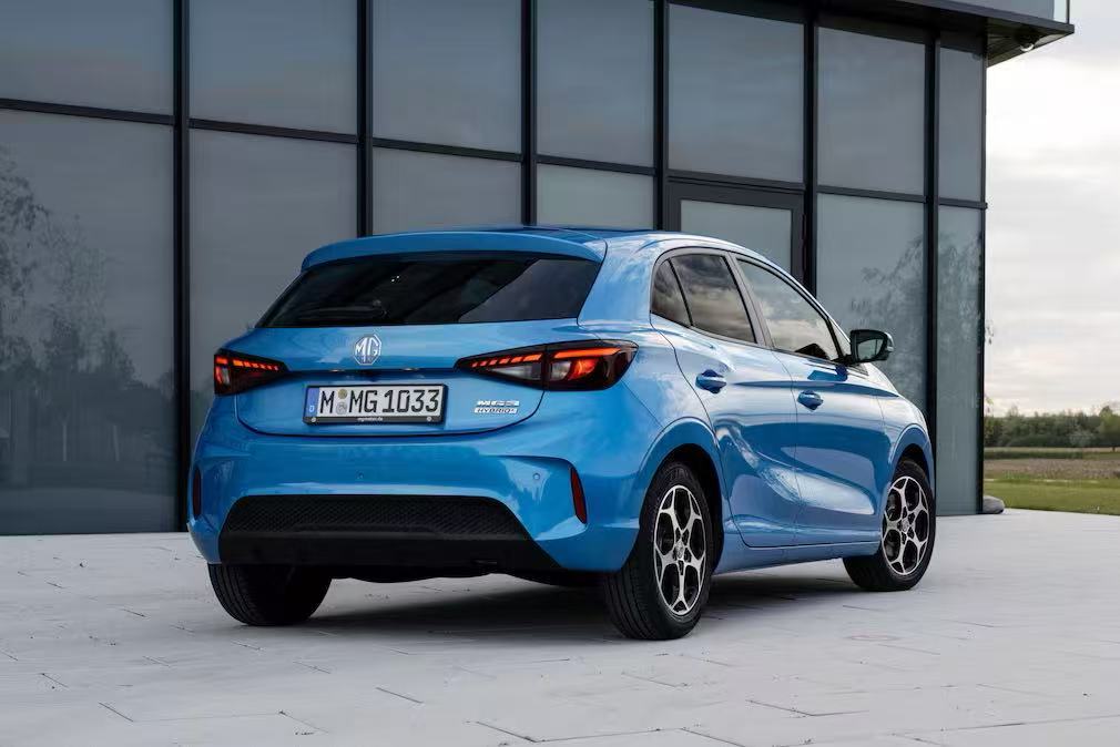 最近对这种混动小车很感兴趣，市区代步驾驶感受和油耗都比柴油车更好，我现在没什么市