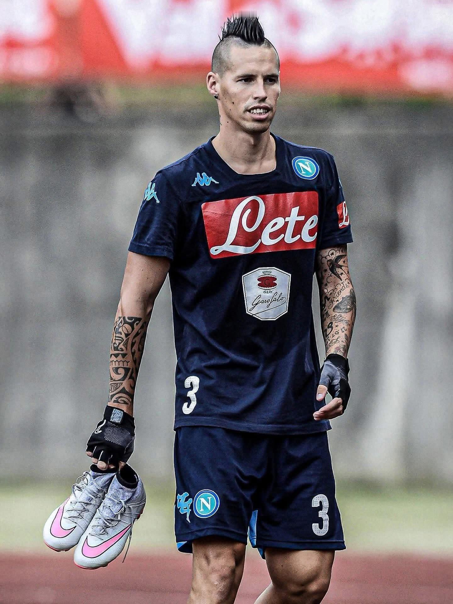 他是不是来过中超踢球？ 