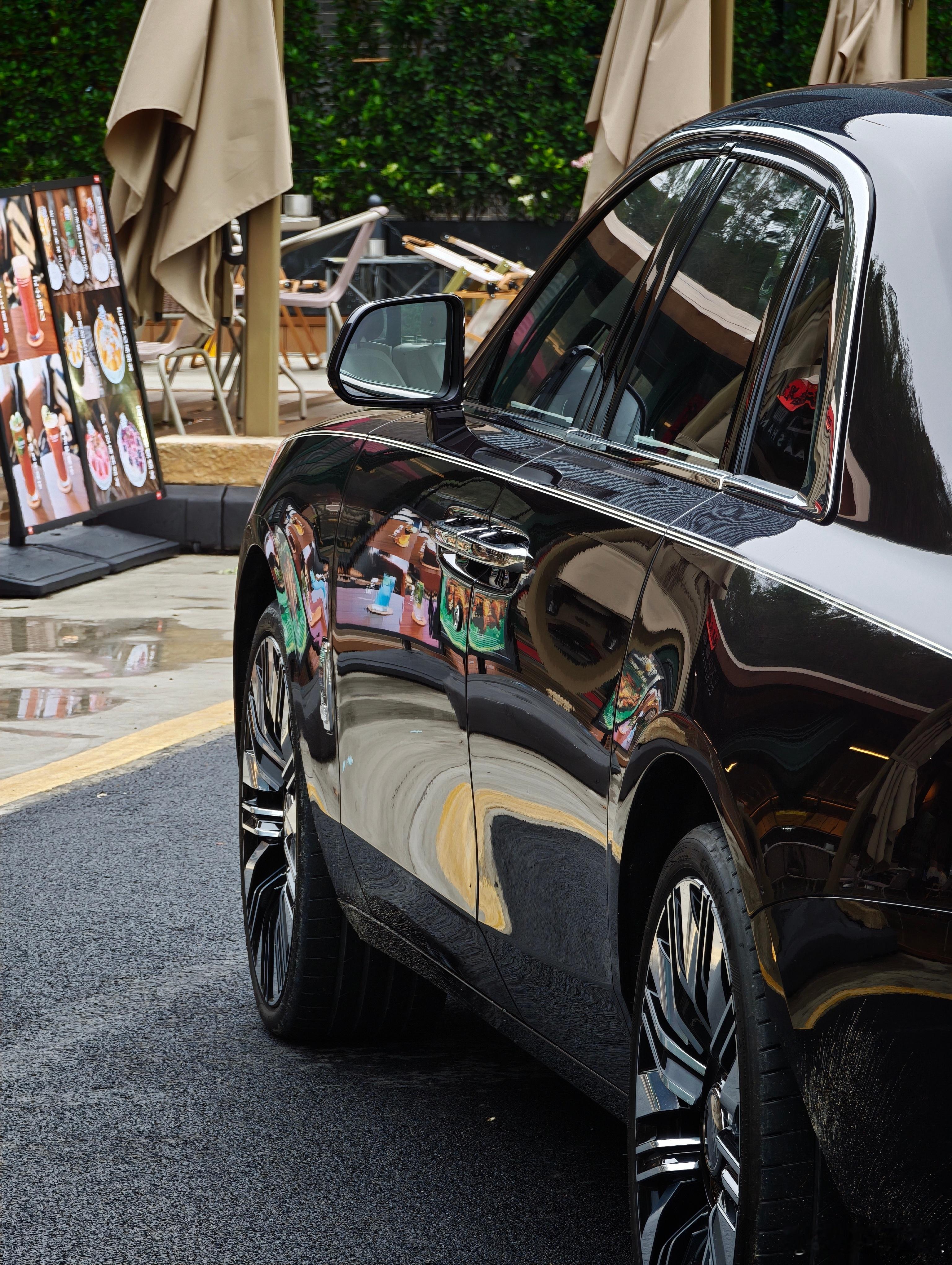 真正的尊贵、奢华…是有底蕴的、铺张的、引人入胜的、令人会心一笑的…你说劳用1.5