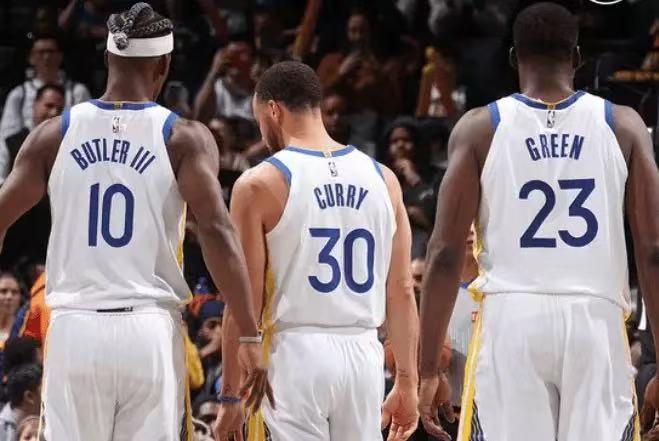 勇士今天对阵骑士，库里、巴特勒、追梦、霍福德、赛斯、梅尔顿等人将因伤缺阵。明天背