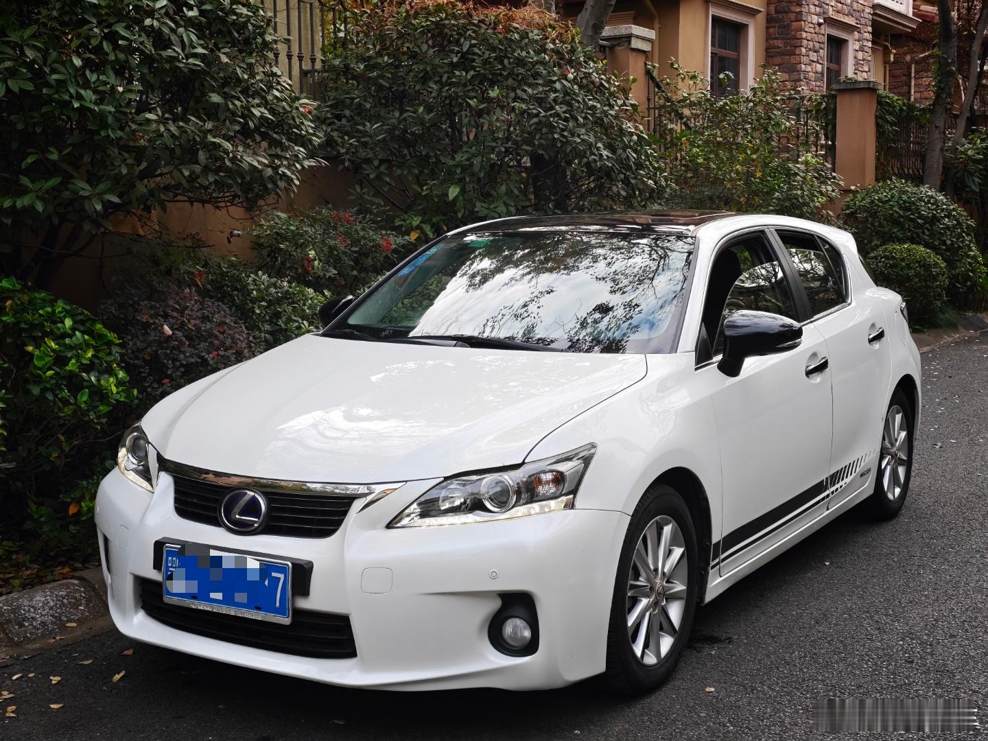 最新拿下美院老师一手Ct200 13年上牌 13万公里 全车原版  电池已经更换