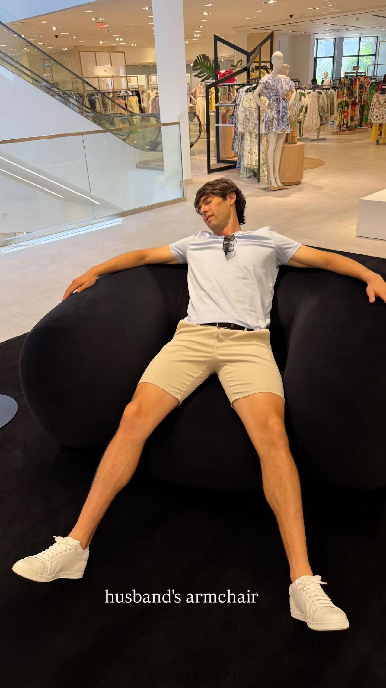 卡卡 身材颀长的卡卡