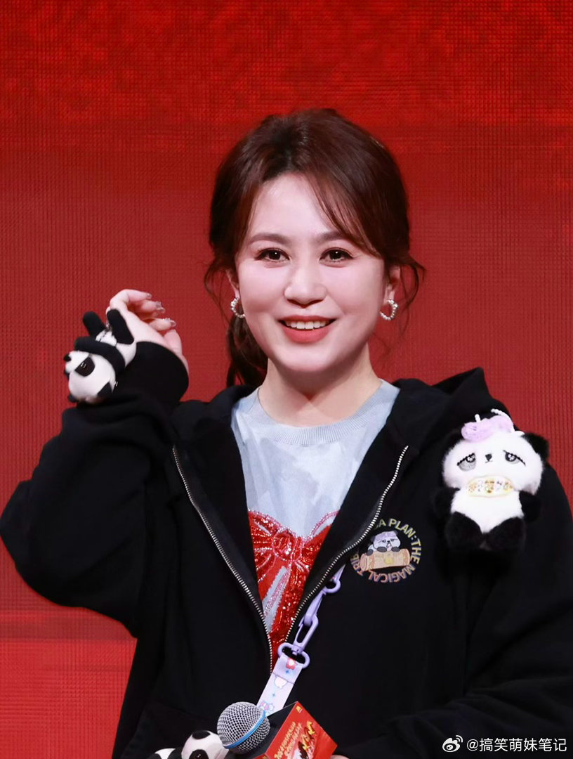 马丽新年妆又幻视女团了  我看这下谁还敢说马丽不好看不可爱？？？ 