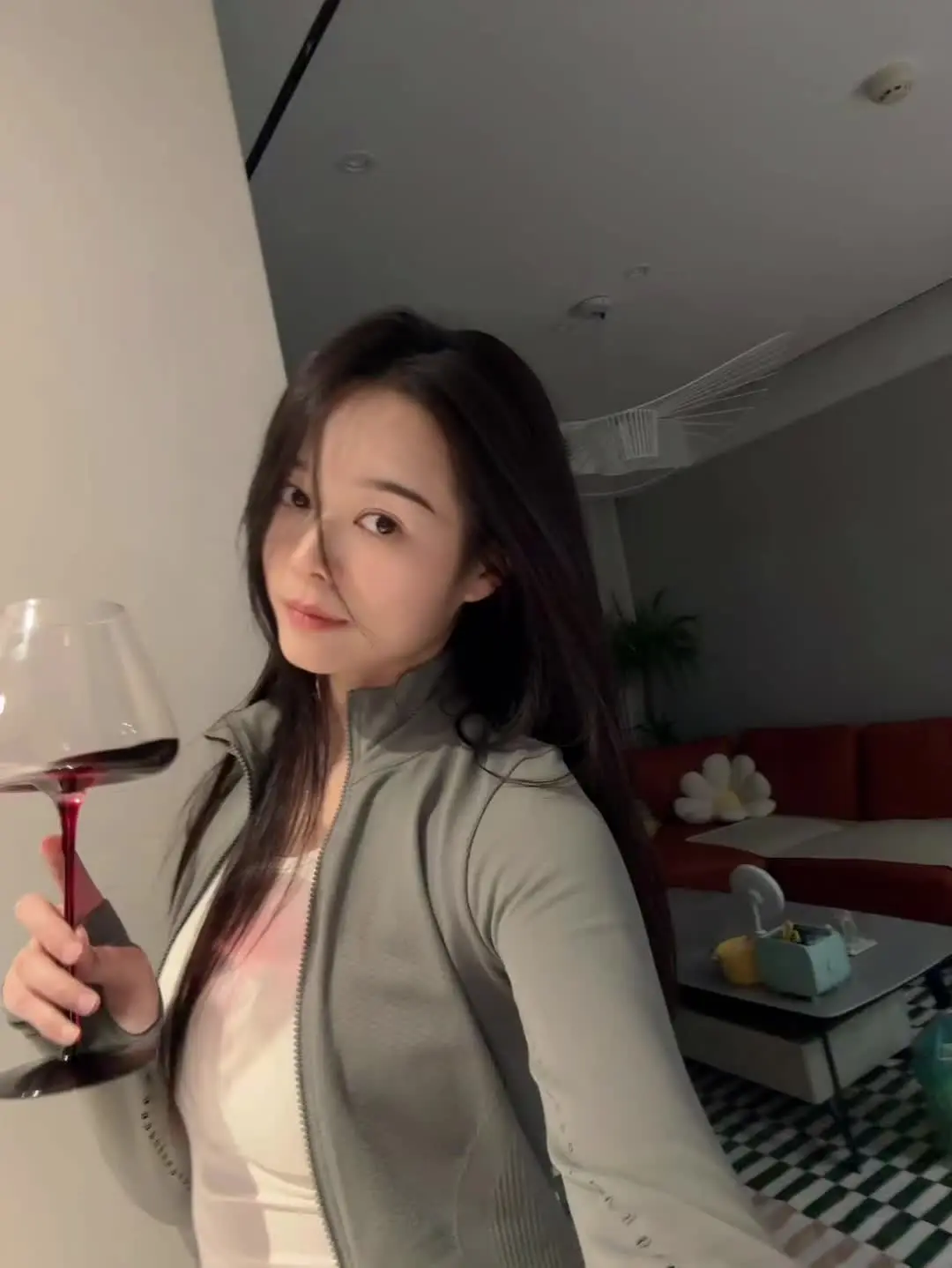 你很珍贵 任何轻视你的人 都不配拥有你！