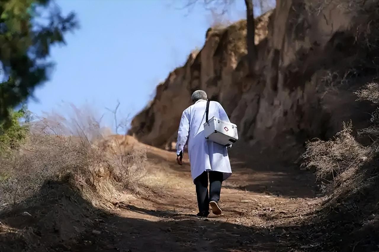 一位老中医说："少吃，可以规避90%的疾病。空腹10小时，肝脏的糖原就消化殆尽，