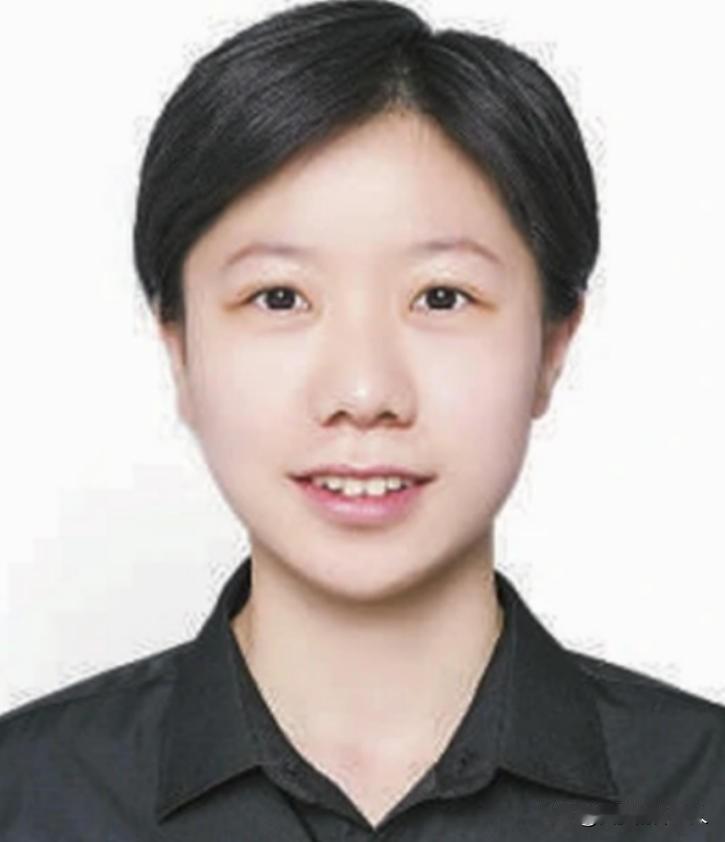 1994年，太原1女婴因手臂残疾被抛弃，58岁拾荒妇人见其可怜，把她捡回家用面糊