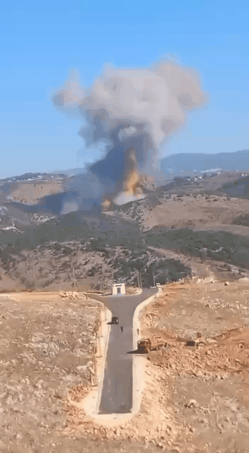 🇮🇱🇱🇧以色列战机轰炸黎巴嫩南部的贾尔马克和马赫穆迪耶。