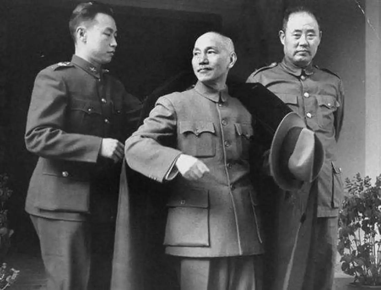 抗日战争胜利后，明明国民党的军队非常“强大”，为啥解放战争仅用了三年，就土崩瓦解