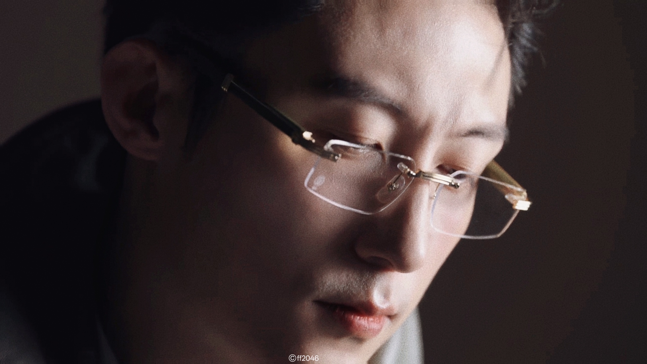 黄景瑜时装四月封面伟大的脸黄景瑜